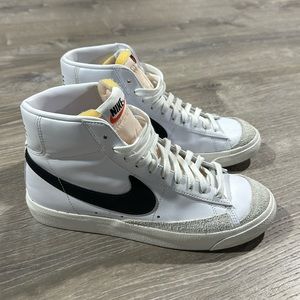 Nike Blazer Mid 77’ Vintage High Top Sneaker Black & White Size US 9.5